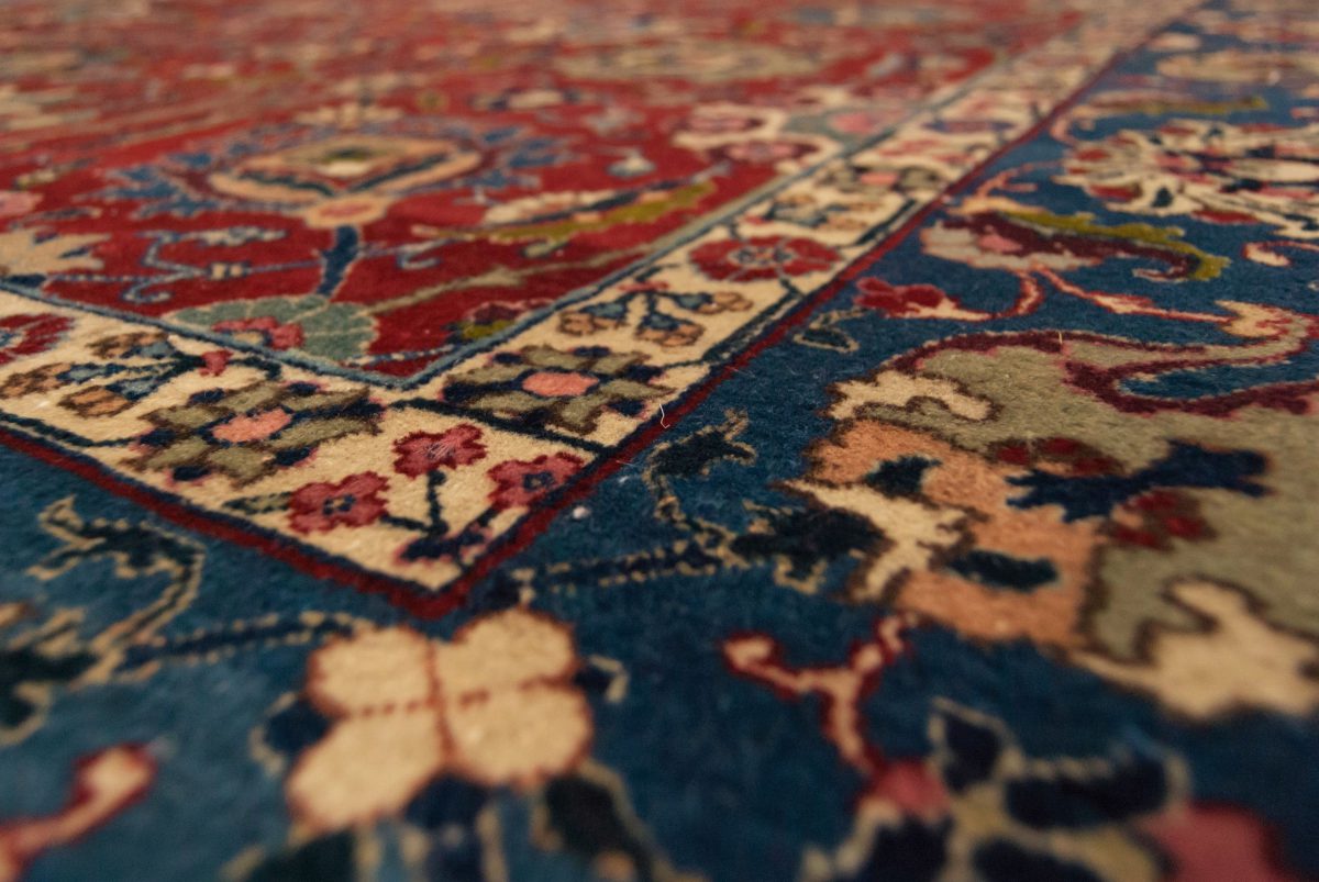 Tabriz Benlian vase